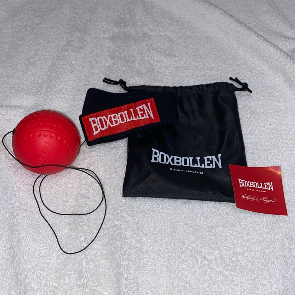 Boxbollen trainer for hand/eye coordination.